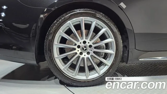 Mercedes-Benz S-Class — Фото автомобиля 4
