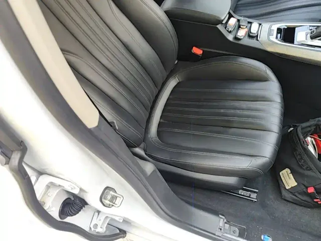 Peugeot 408 — Фото автомобиля 24