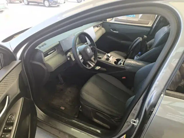 BYD Qin PLUS — Фото автомобиля 14