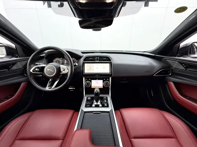 Jaguar XEL — Фото автомобиля 12