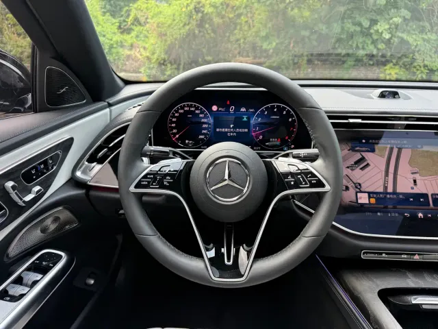 Mercedes-Benz E-Class — Фото автомобиля 9