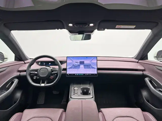 Xiaomi SU7 — Фото автомобиля 24