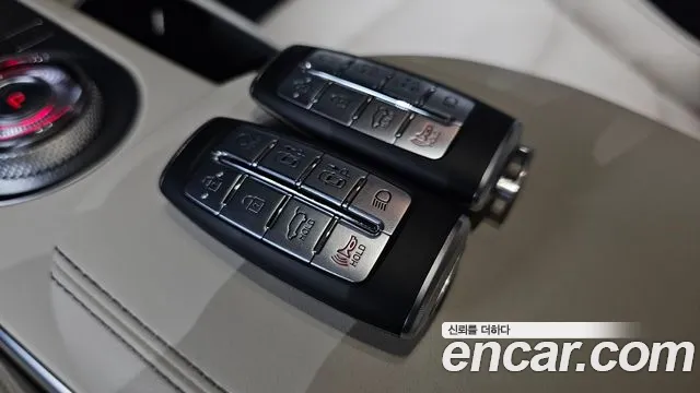 Genesis GV70 — Фото автомобиля 25