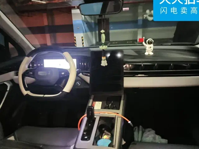 Geely Boyue L — Фото автомобиля 12