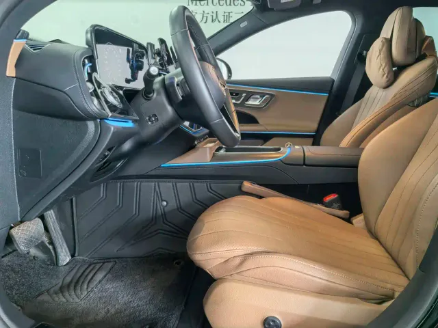 Mercedes-Benz E-Class — Фото автомобиля 14