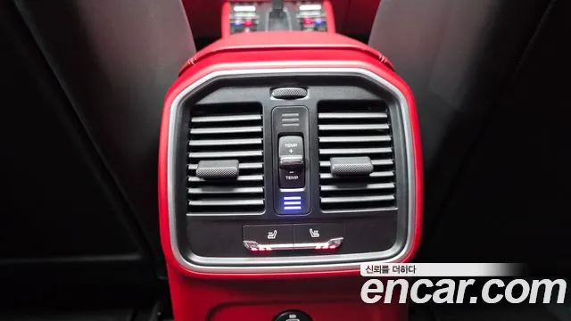 Porsche Macan — Фото автомобиля 13
