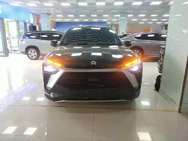 Nio ES8 — Фото автомобиля 2