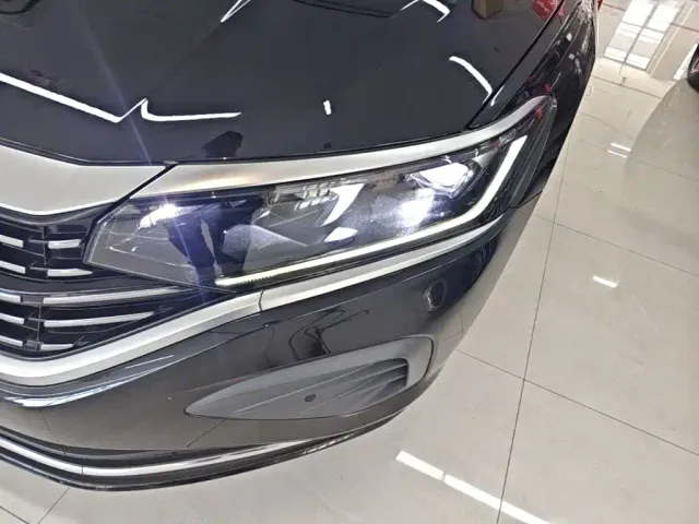 Volkswagen Passat — Фото автомобиля 23