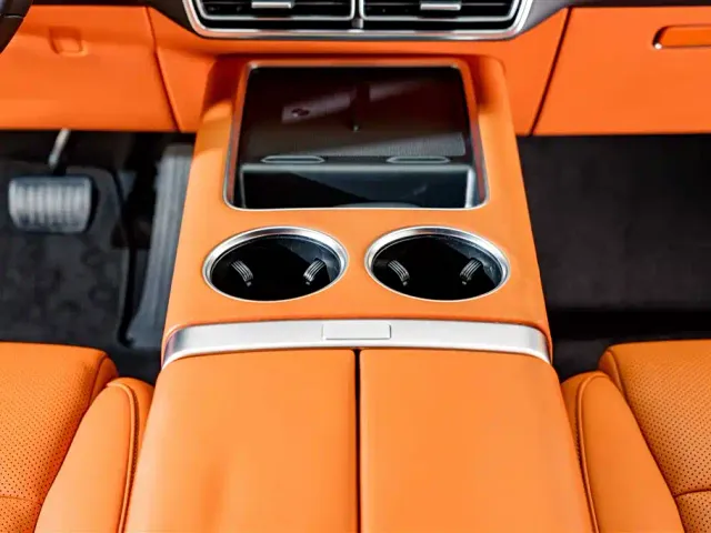 Li Auto L8 — Фото автомобиля 14