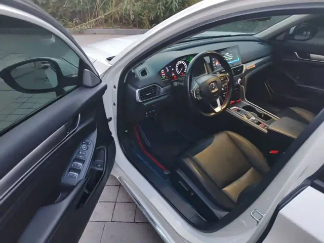Honda Accord — Фото автомобиля 18