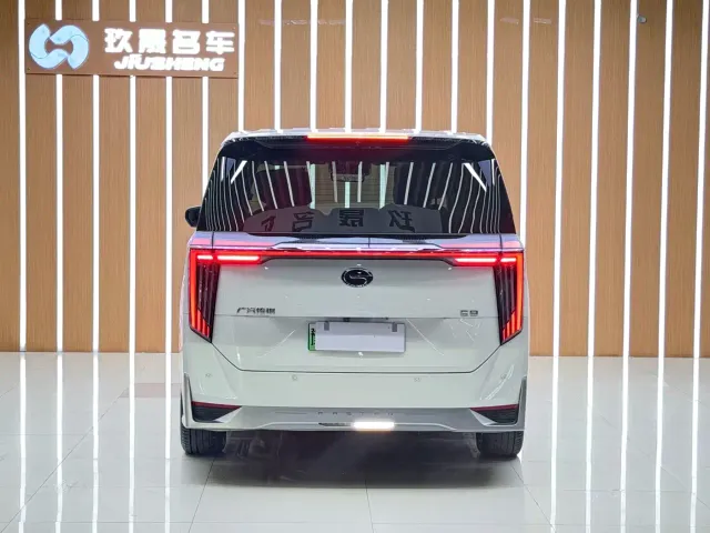 GAC Trumpchi E9 — Фото автомобиля 5