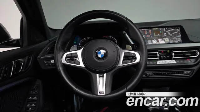 BMW 1 Series F40 — Фото автомобиля 14