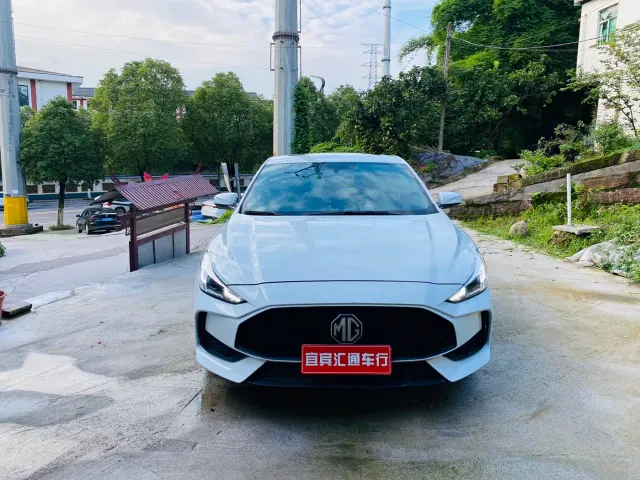 MG MG5 2022 180DVVT CVT Youth Luxury Edition — Фото автомобиля 2