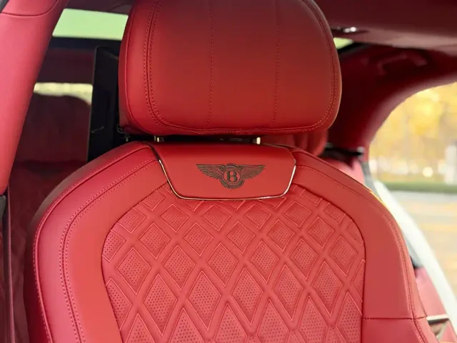 Bentley Flying Spur — Фото автомобиля 16