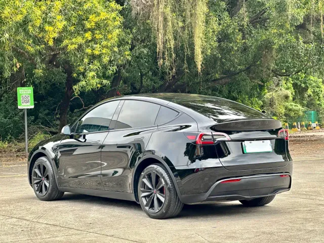 Tesla Model Y 2022 Facelift Rear-Wheel Drive Version — Фото автомобиля 13