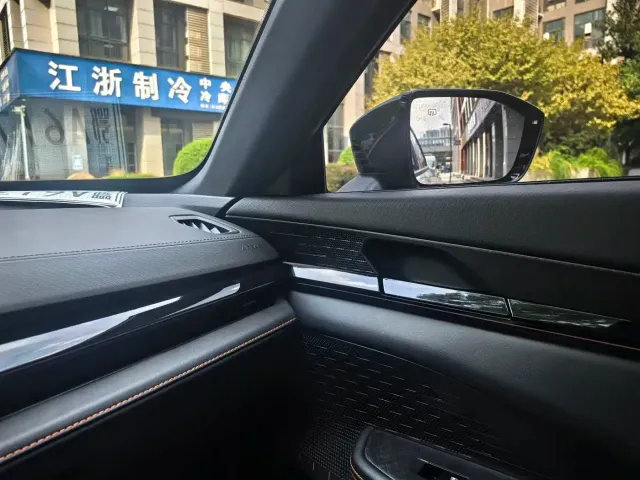 Changan UNI-V — Фото автомобиля 9