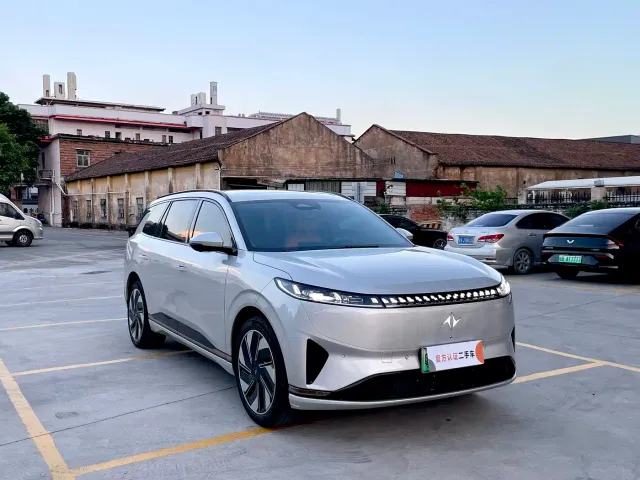Dongfeng eπ 008 — Фото автомобиля 3