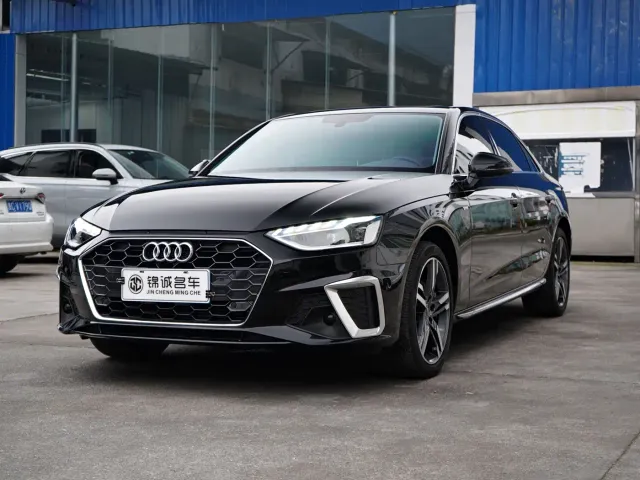 Фотография автомобиля — Audi A4L