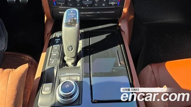 Maserati Quattroporte — Фото автомобиля 9