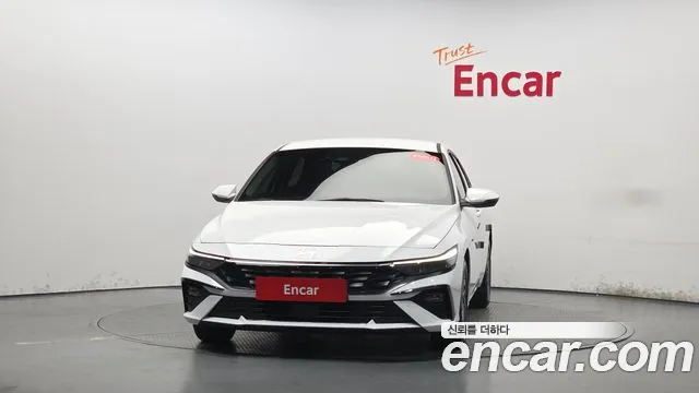 Hyundai Avante CN7 — Фото автомобиля 2