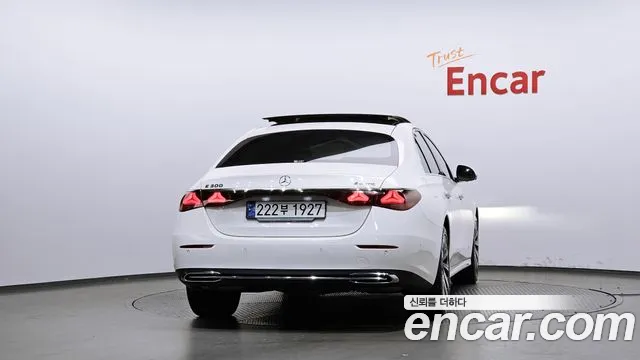 Mercedes-Benz E-Class E-класс W214 E300 4MATIC Exclusive — Фото автомобиля 3