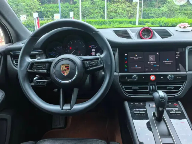 Porsche Macan — Фото автомобиля 11