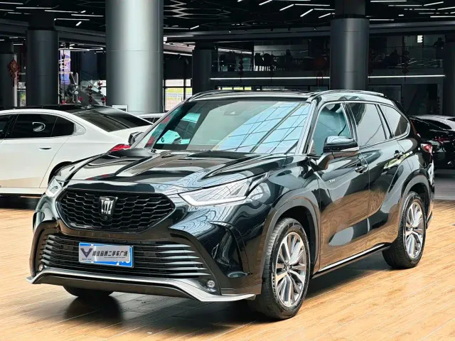 Фотография автомобиля — Toyota Crown Kluger