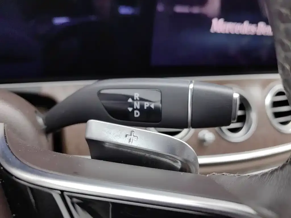 Mercedes-Benz Mercedes-Benz E-Class New Energy 2023 E 350 e L Plug-in Hybrid Sedan — Фото автомобиля 13
