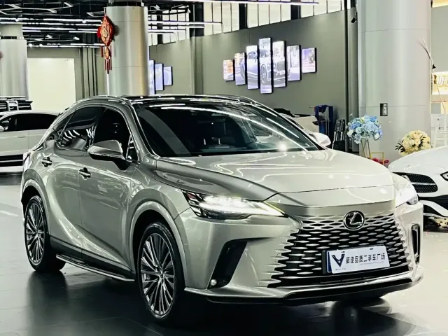 Lexus Lexus RX 2023 350h 4WD Pure Edition — Фото автомобиля 3