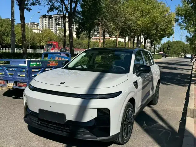 Фотография автомобиля — Leapmotor B10