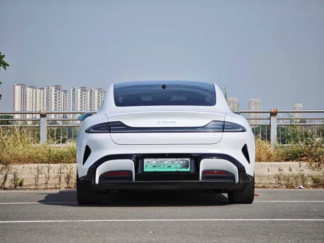Xiaomi SU7 — Фото автомобиля 8