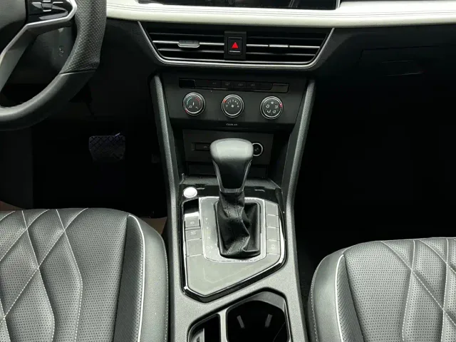 Volkswagen Tiguan L — Фото автомобиля 11