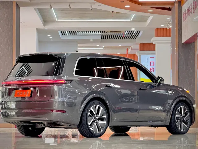 Li Auto L9 — Фото автомобиля 2