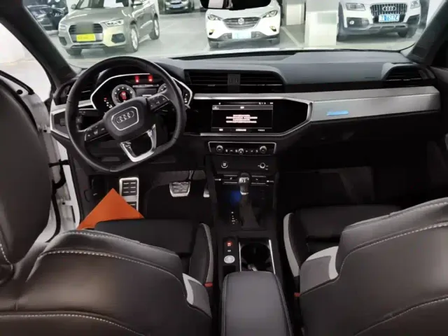 Audi Q3 — Фото автомобиля 9
