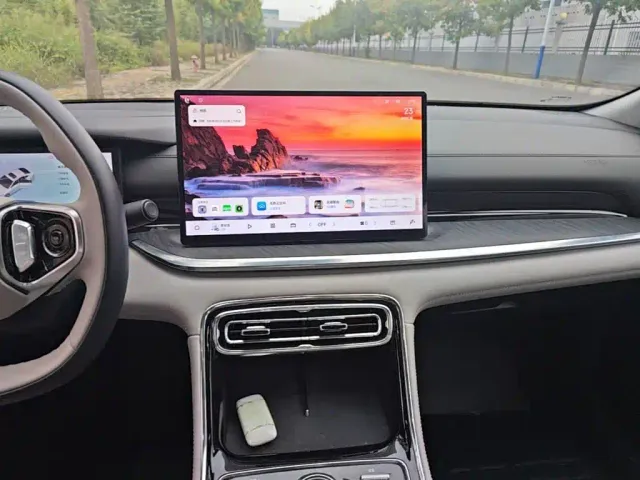 Geely Galaxy Stellar 6 — Фото автомобиля 12
