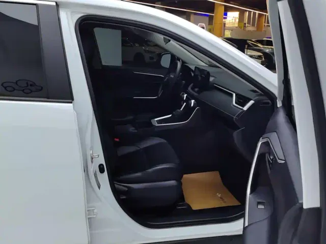 Toyota Wildlander — Фото автомобиля 8