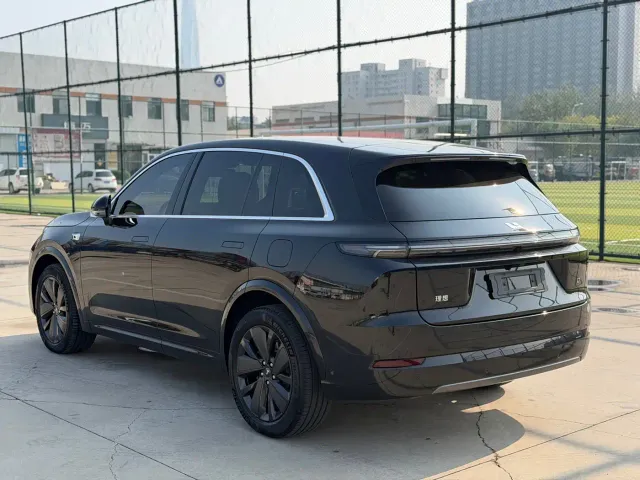 Li Auto L7 — Фото автомобиля 4