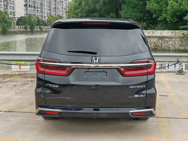 Honda Odyssey — Фото автомобиля 16