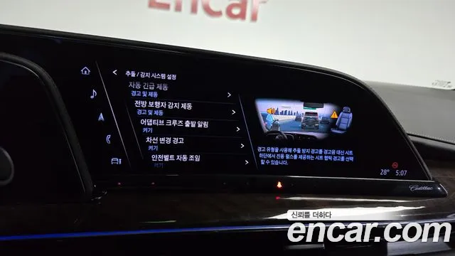 Cadillac Escalade — Фото автомобиля 28