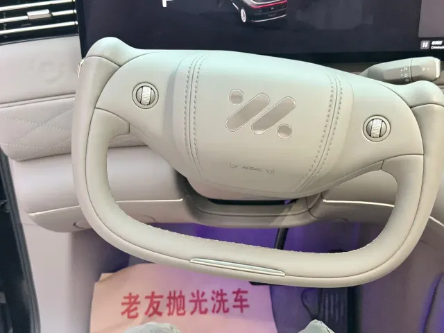 IM Motors LS9 — Фото автомобиля 6