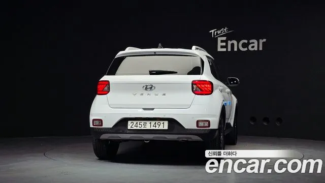 Hyundai Venue — Фото автомобиля 4