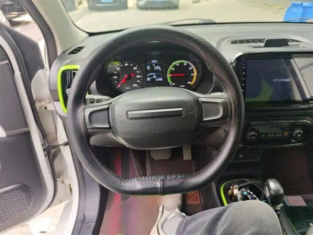 Roewe Clever — Фото автомобиля 10