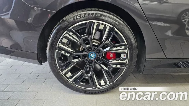 BMW i5 — Фото автомобиля 5