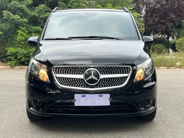 Mercedes-Benz Vito 2023 2.0T Elite 7-Seater — Фото автомобиля 2