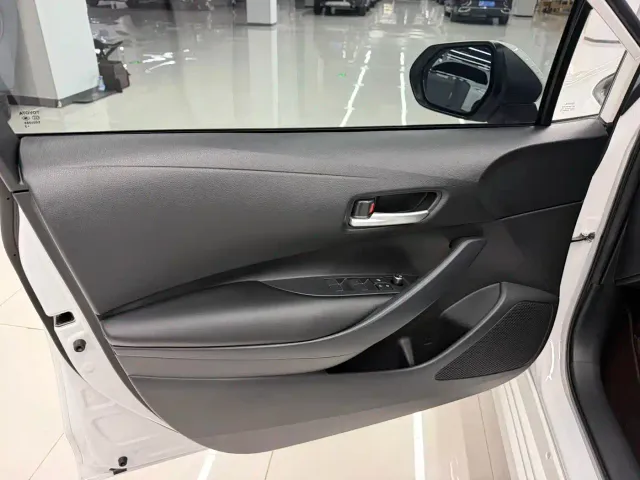 Toyota Corolla — Фото автомобиля 8