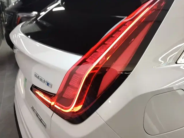 Cadillac XT4 — Фото автомобиля 7