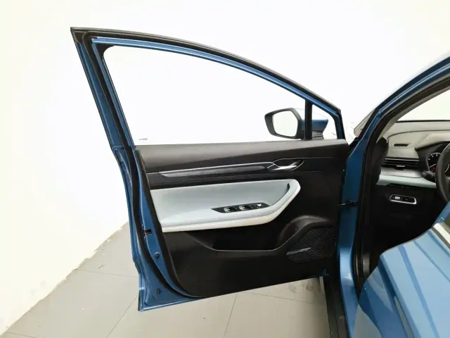 Geely Emgrand S — Фото автомобиля 8