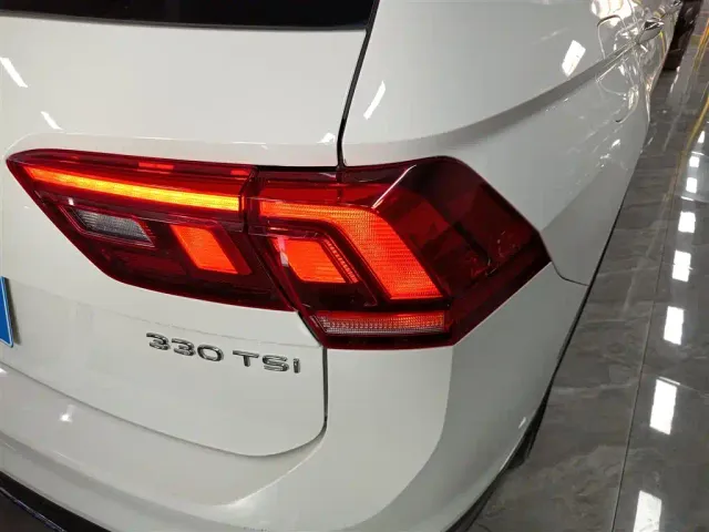 Volkswagen Tiguan L — Фото автомобиля 23