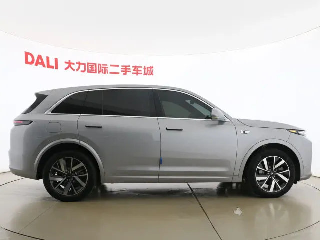 Li Auto L7 — Фото автомобиля 12