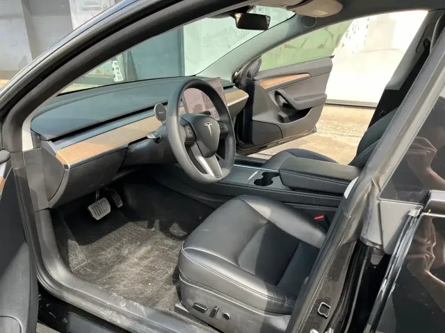 Tesla Model 3 — Фото автомобиля 7